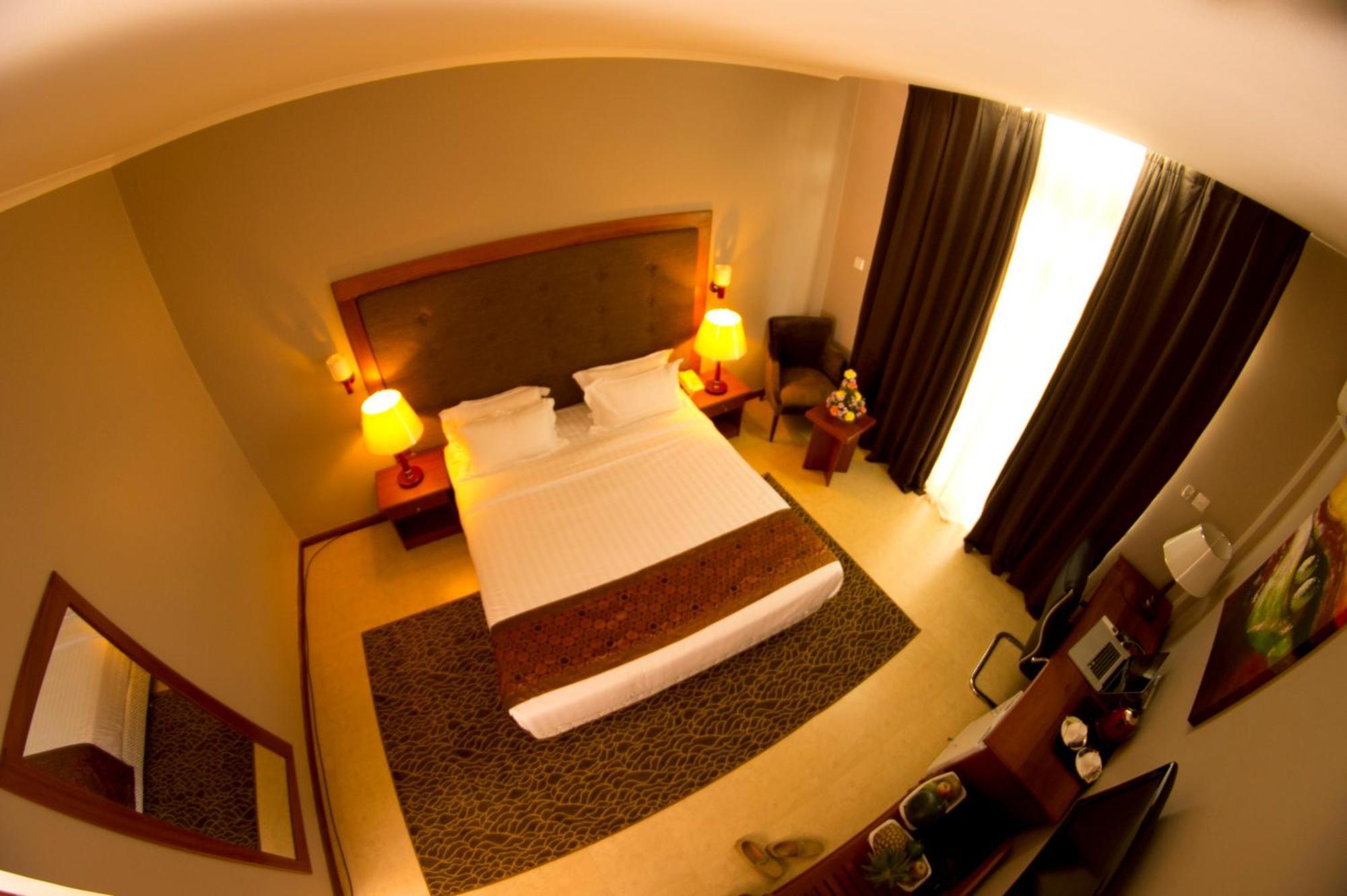 Seascape Hotel ดาร์เอสซาลาม ภายนอก รูปภาพ